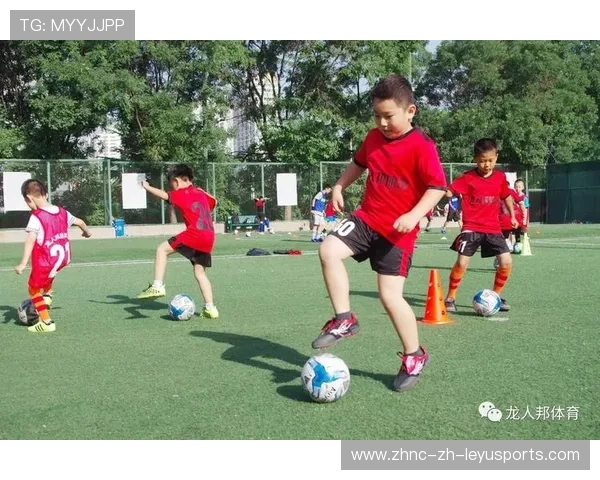足球俱乐部在青训中加强家长教育与法律援助以保护未成年人,足球青训俱乐部规章制度
