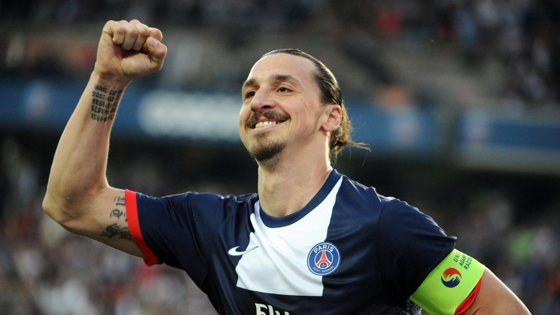 乐鱼体育app官网-英超球员连续作战周期中体能下降阈值与战术执行失真率关系